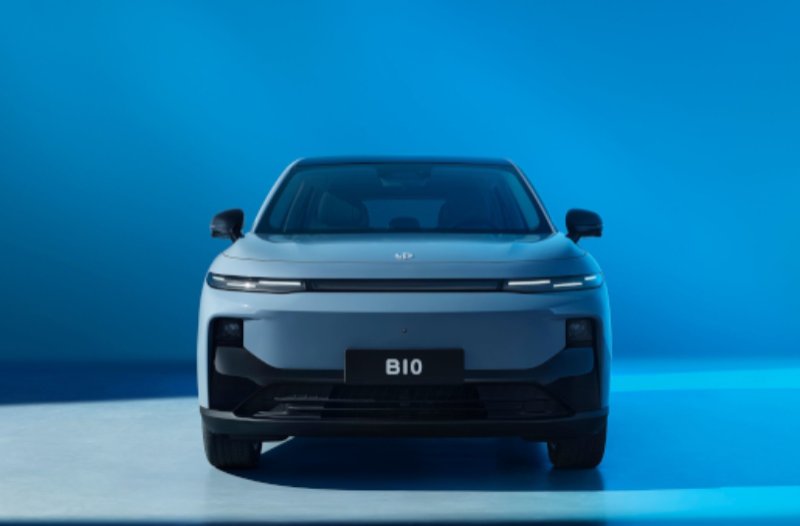 Front view of a silver car with a B10 registration plate.