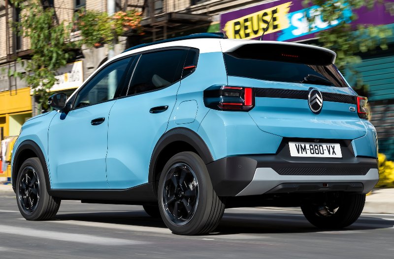 citroen c3 from the back in blue