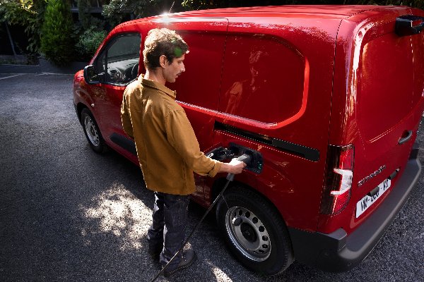 citroen e berlingo in red on charge