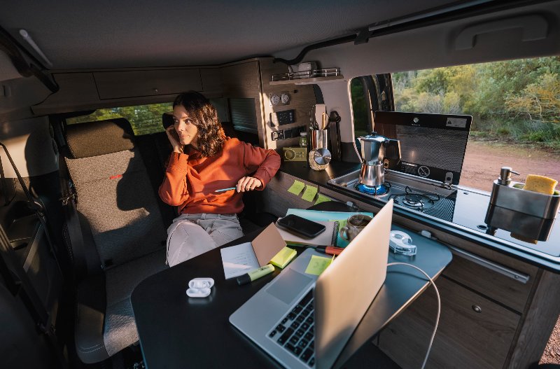 Woman working in the Citroen Holidays