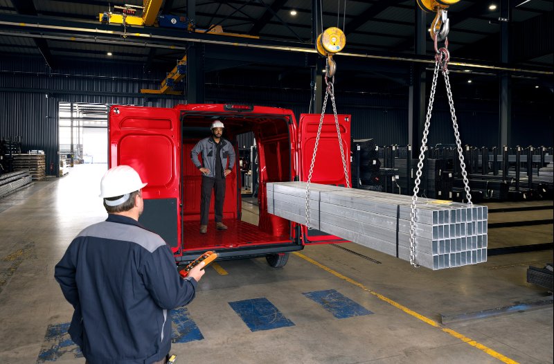 Citroen Relay van loading metal