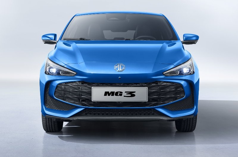 Blue MG3 hatchback viewed from the front.