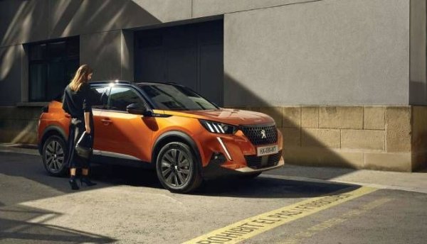 peugeot 2008 in orange