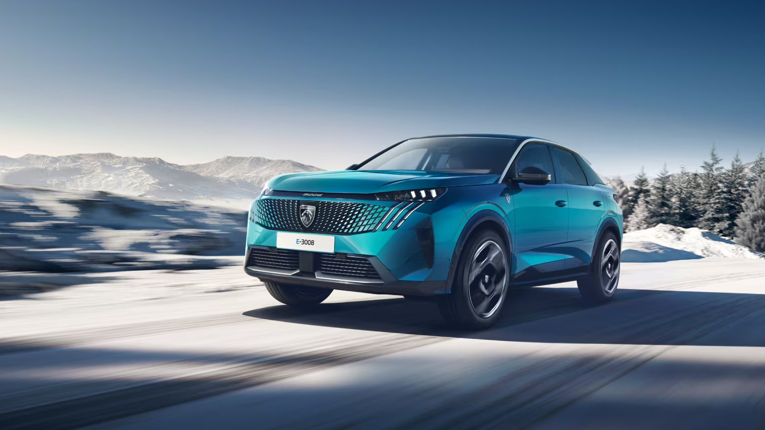 Peugeot 3008 driving on snowy road