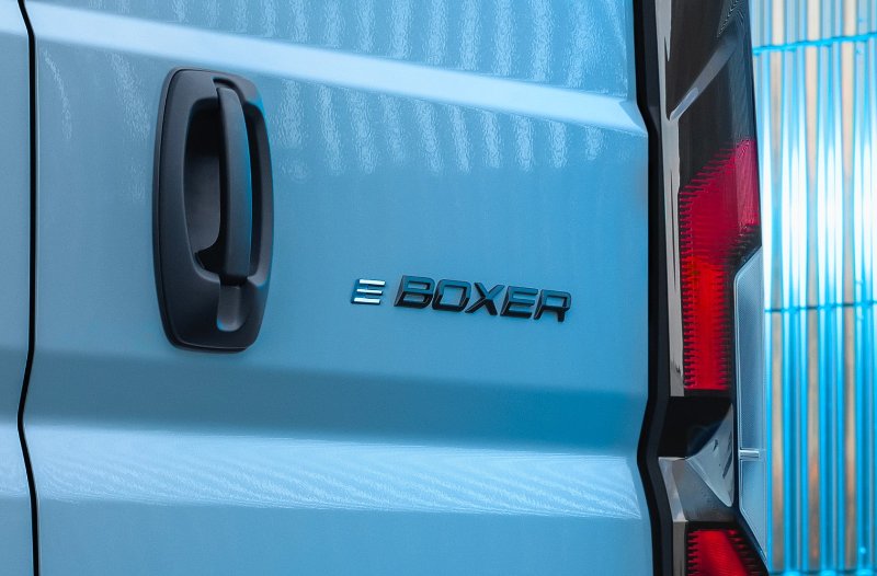 peugeot E-Boxer logo