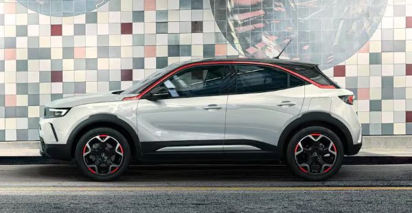 vauxhall mokka in white and red