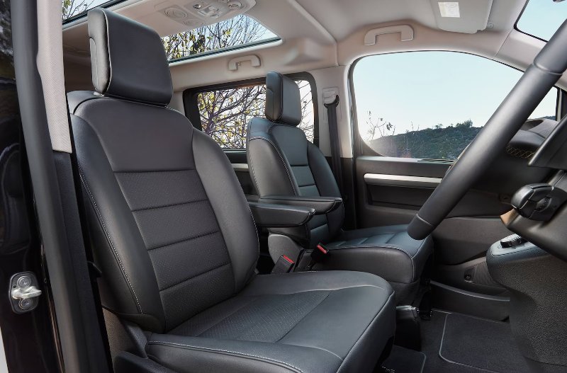 Vivaro Life electric seats