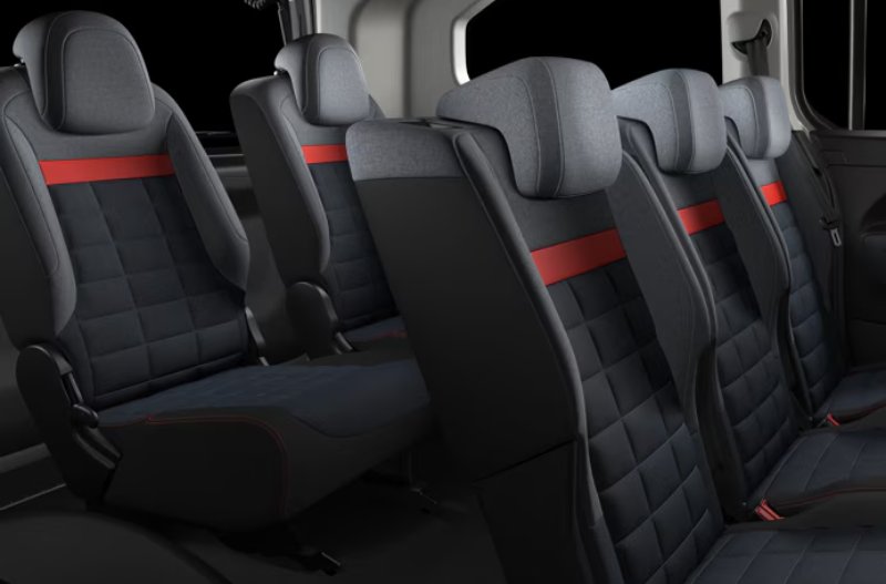 7 seats in the back of the citroen ë-Berlingo